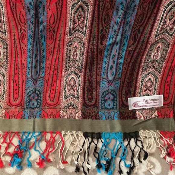 NWT REVERSIBLE PASHMINA WOOL SCARF - Picture 2 of 9